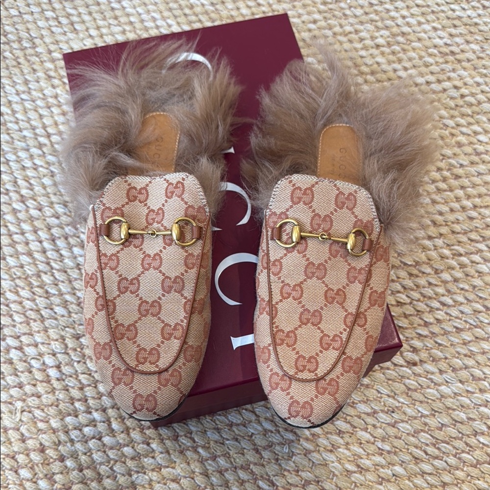 Gucci Women's Beige Fur Loafers